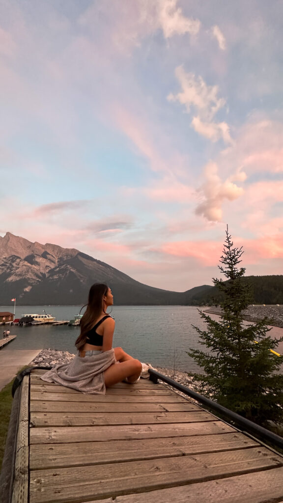 Best time to Visit Banff - Lake Minnewanka Summer